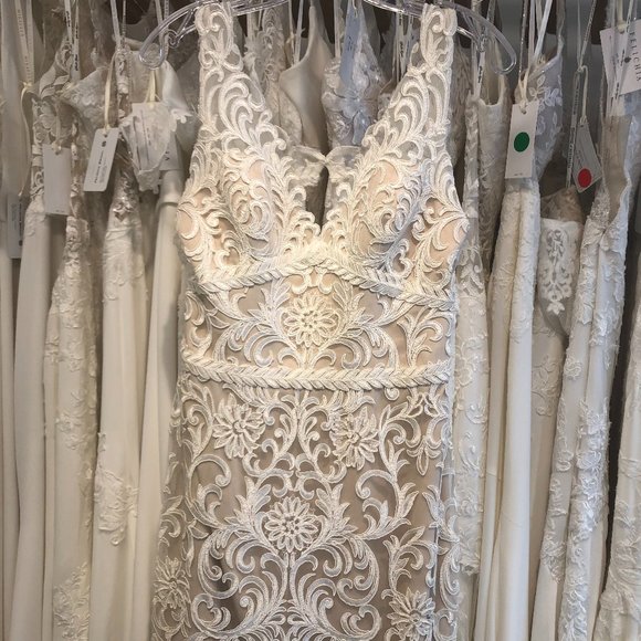 Ivory/taupe, v-line, straps, fit-and-flaire - Picture 1 of 3